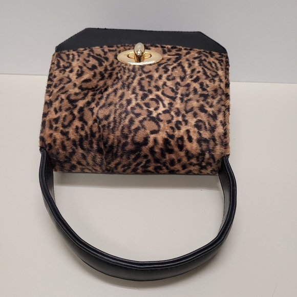 Dainty Animal Print Handbag - Picture 8 of 15